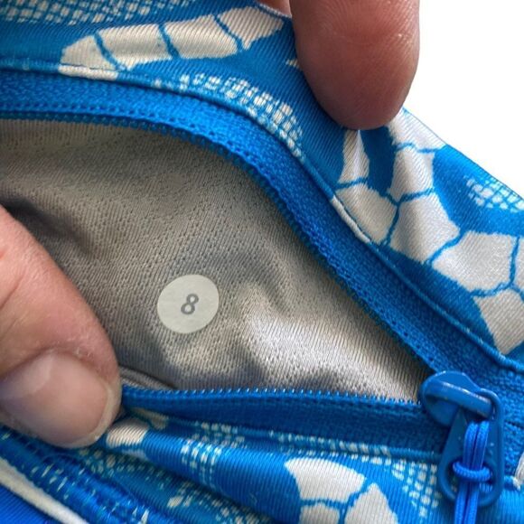 Lululemon size 8 Capri 18” inseam yoga pants turquoise blue. - Picture 3 of 9